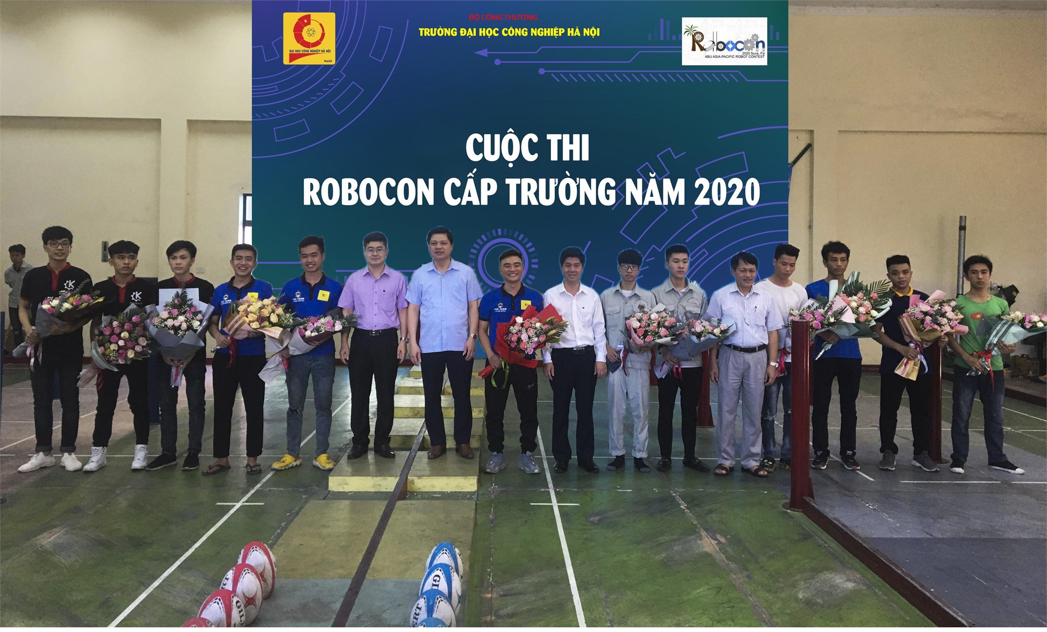 Đội ĐT-03 khoa Điện tử đạt giải Nhất cuộc thi robocon cấp Trường