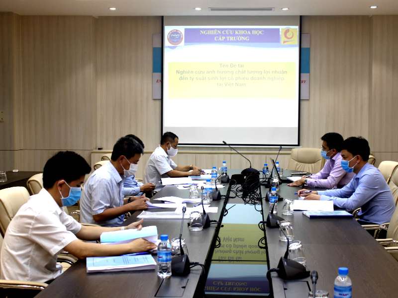 Nghiệm thu đề tài NCKH cấp trường: ‘‘Nghiên cứu ảnh hưởng chất lượng lợi nhuận đến tỷ suất sinh lợi cổ phiếu doanh nghiệp tại Việt Nam ”