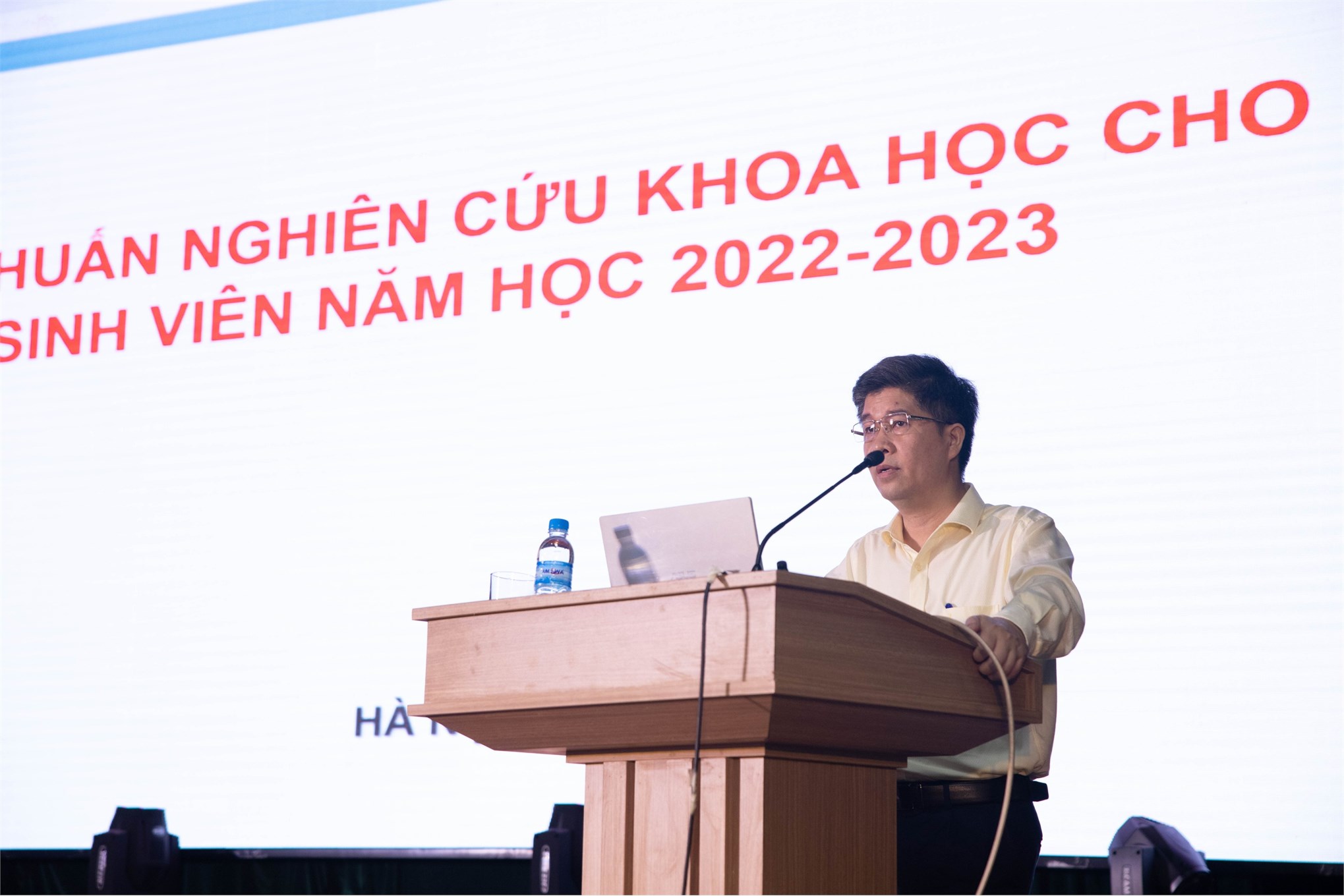 Tập huấn viết báo cáo sinh viên NCKH năm học 2022 - 2023