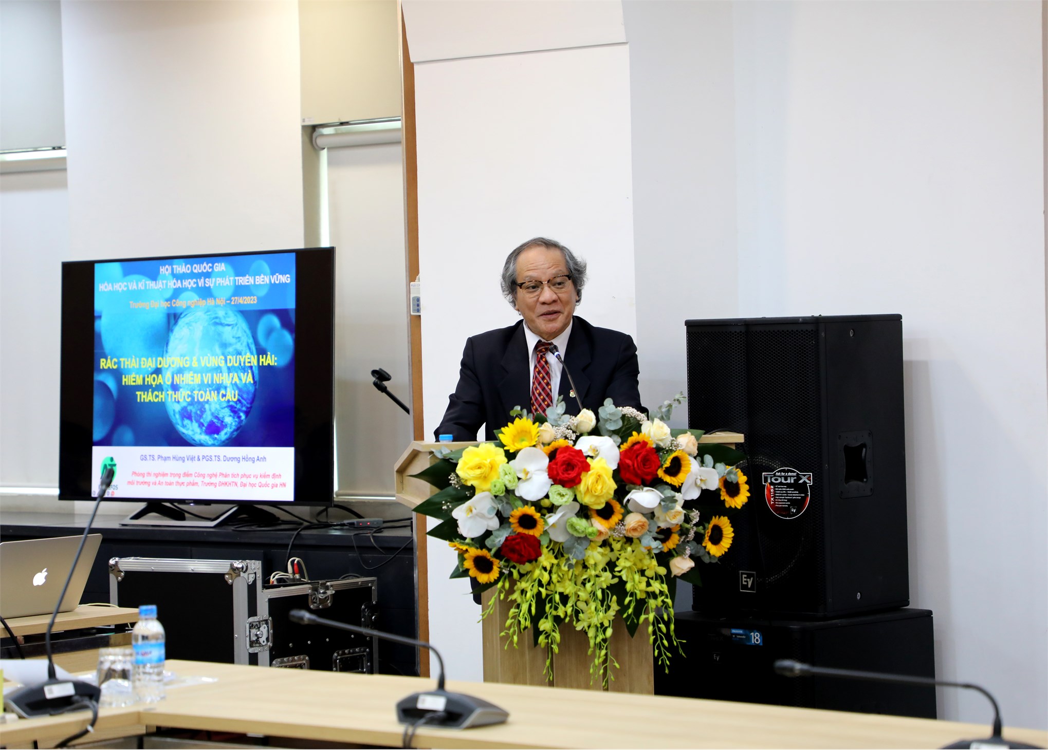 Hội thảo khoa học và công nghệ Quốc gia “Hóa học và kỹ thuật hóa học vì sự phát triển bền vững”