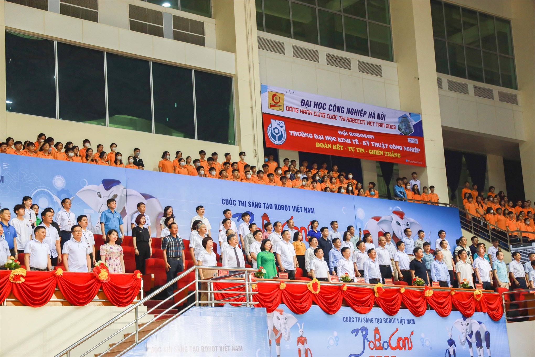 DCN-DREAM Đại học Công nghiệp Hà Nội giành vé vào vòng 1/8 ngay trong ngày khai mạc Robocon toàn quốc năm 2023