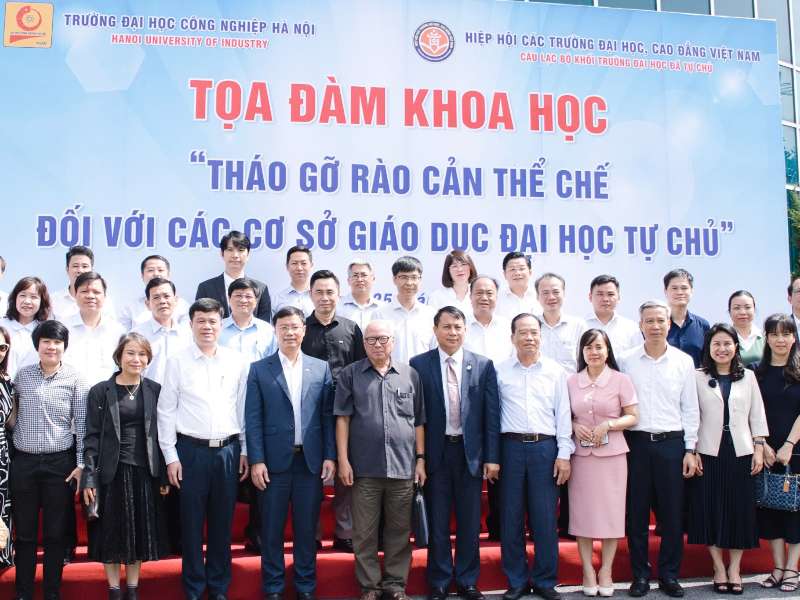 Tọa đàm “ Tháo gỡ rào cản thể chế đối với các cơ sở giáo dục đại học tự chủ”