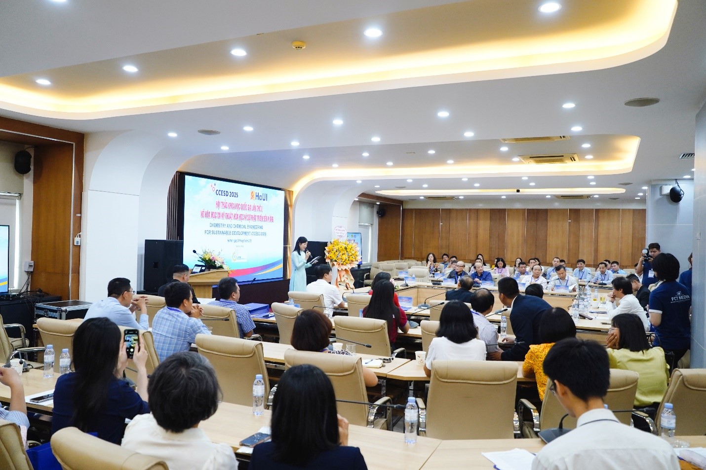 Hội thảo khoa học “Hóa học và Kỹ thuật Hóa học vì sự phát triển bền vững” – Diễn đàn học thuật kiến tạo tương lai xanh”