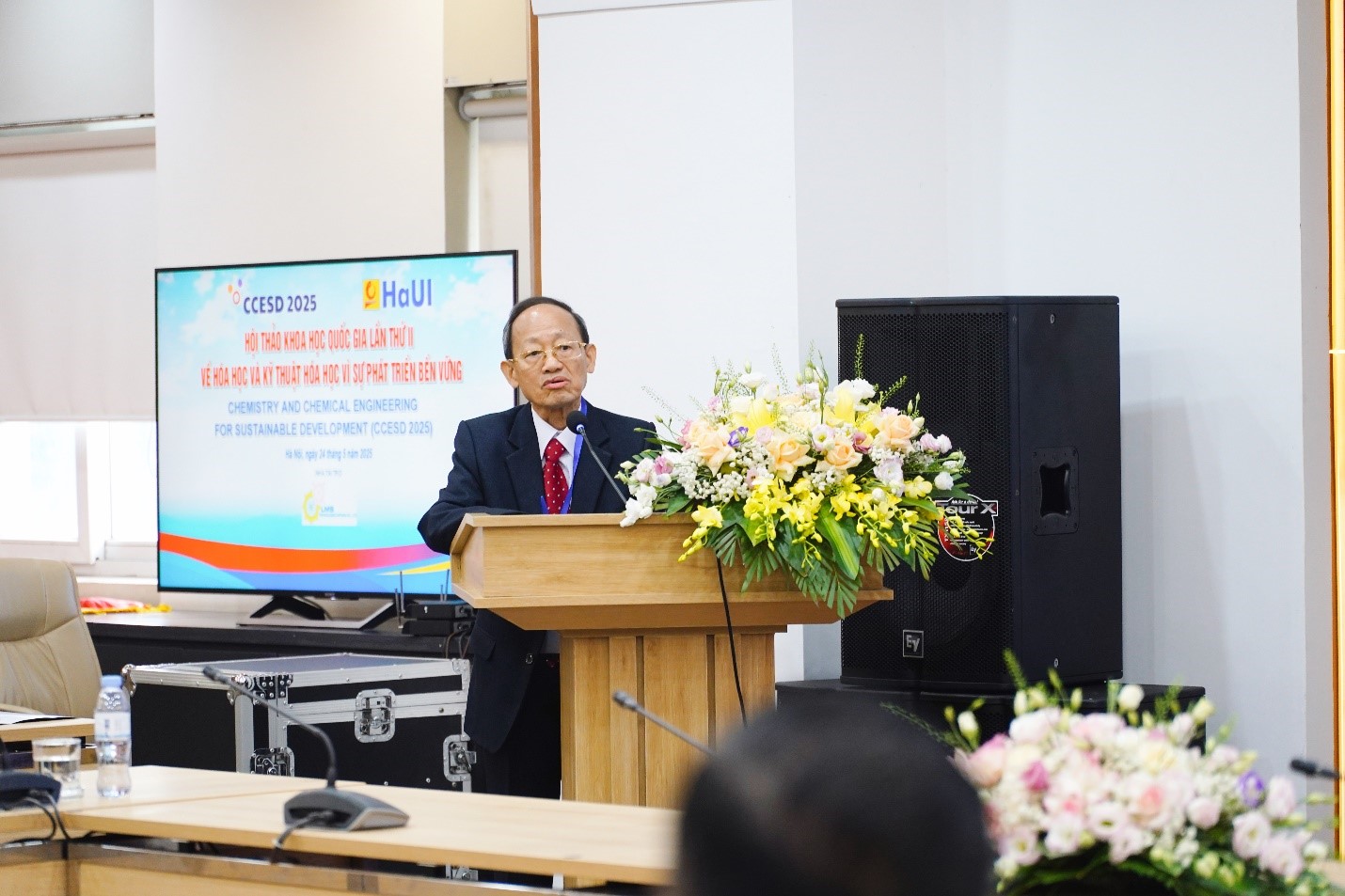 Hội thảo khoa học “Hóa học và Kỹ thuật Hóa học vì sự phát triển bền vững” – Diễn đàn học thuật kiến tạo tương lai xanh”