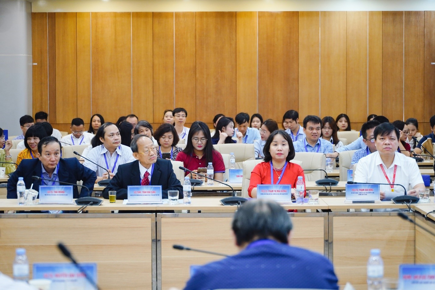 Hội thảo khoa học “Hóa học và Kỹ thuật Hóa học vì sự phát triển bền vững” – Diễn đàn học thuật kiến tạo tương lai xanh”