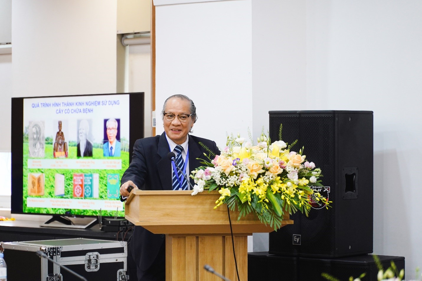 Hội thảo khoa học “Hóa học và Kỹ thuật Hóa học vì sự phát triển bền vững” – Diễn đàn học thuật kiến tạo tương lai xanh”
