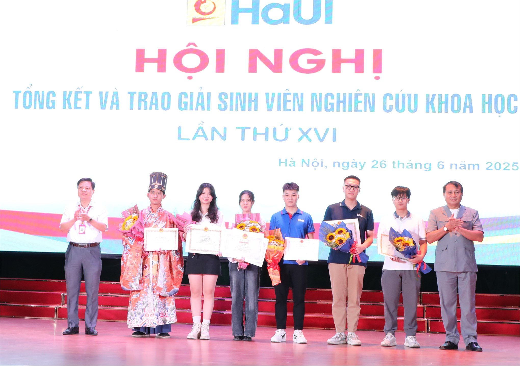 Sinh viên Đại học Công nghiệp Hà Nội với phong trào nghiên cứu khoa học: Nhiệt huyết – Sáng tạo – Hội nhập