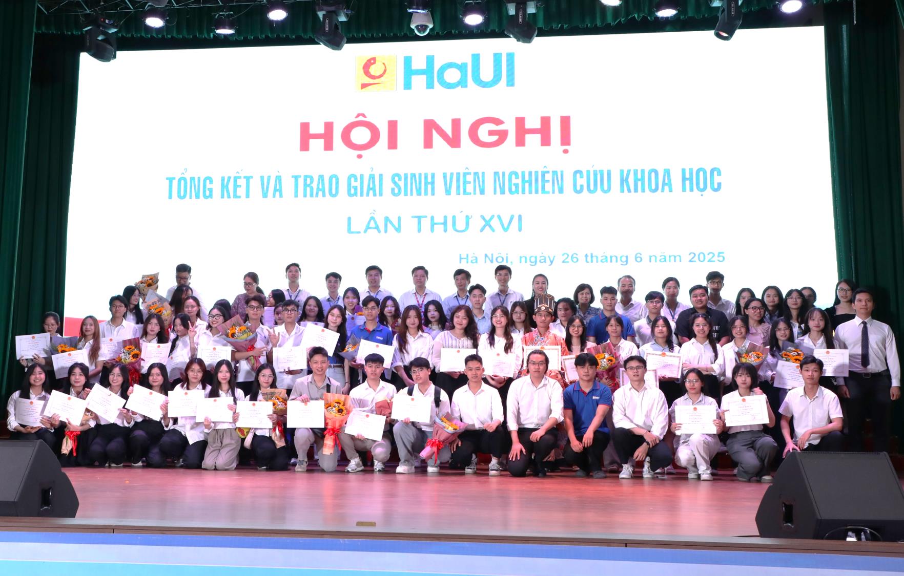 Sinh viên Đại học Công nghiệp Hà Nội với phong trào nghiên cứu khoa học: Nhiệt huyết – Sáng tạo – Hội nhập