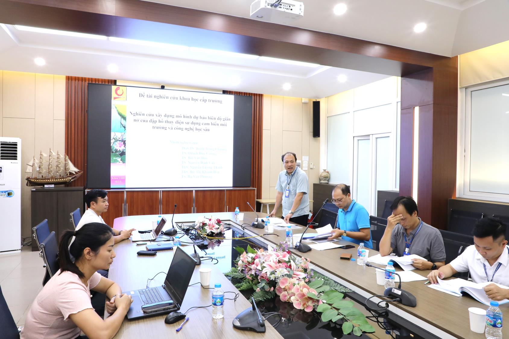 Nghiệm thu đề tài NCKH cấp Trường “ Nghiên cứu xây dựng mô hình dự báo biên độ giãn nở của đập hồ thủy điện sử dụng cảm biến môi trường và công nghệ học sâu”