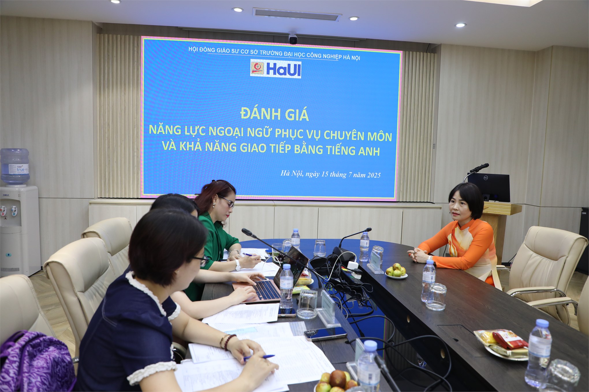 Hội đồng Giáo sư cơ sở Trường Đại học Công nghiệp Hà Nội tổ chức họp xét chọn ứng viên đạt tiêu chuẩn chức danh Giáo sư, Phó giáo sư năm 2025