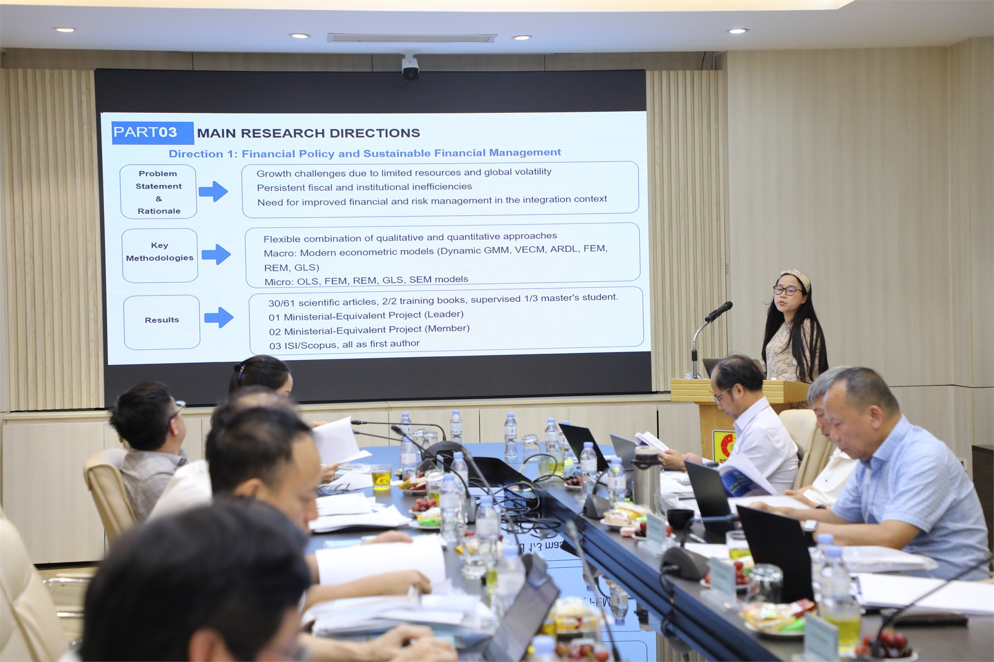 Hội đồng Giáo sư cơ sở Trường Đại học Công nghiệp Hà Nội tổ chức họp xét chọn ứng viên đạt tiêu chuẩn chức danh Giáo sư, Phó giáo sư năm 2025