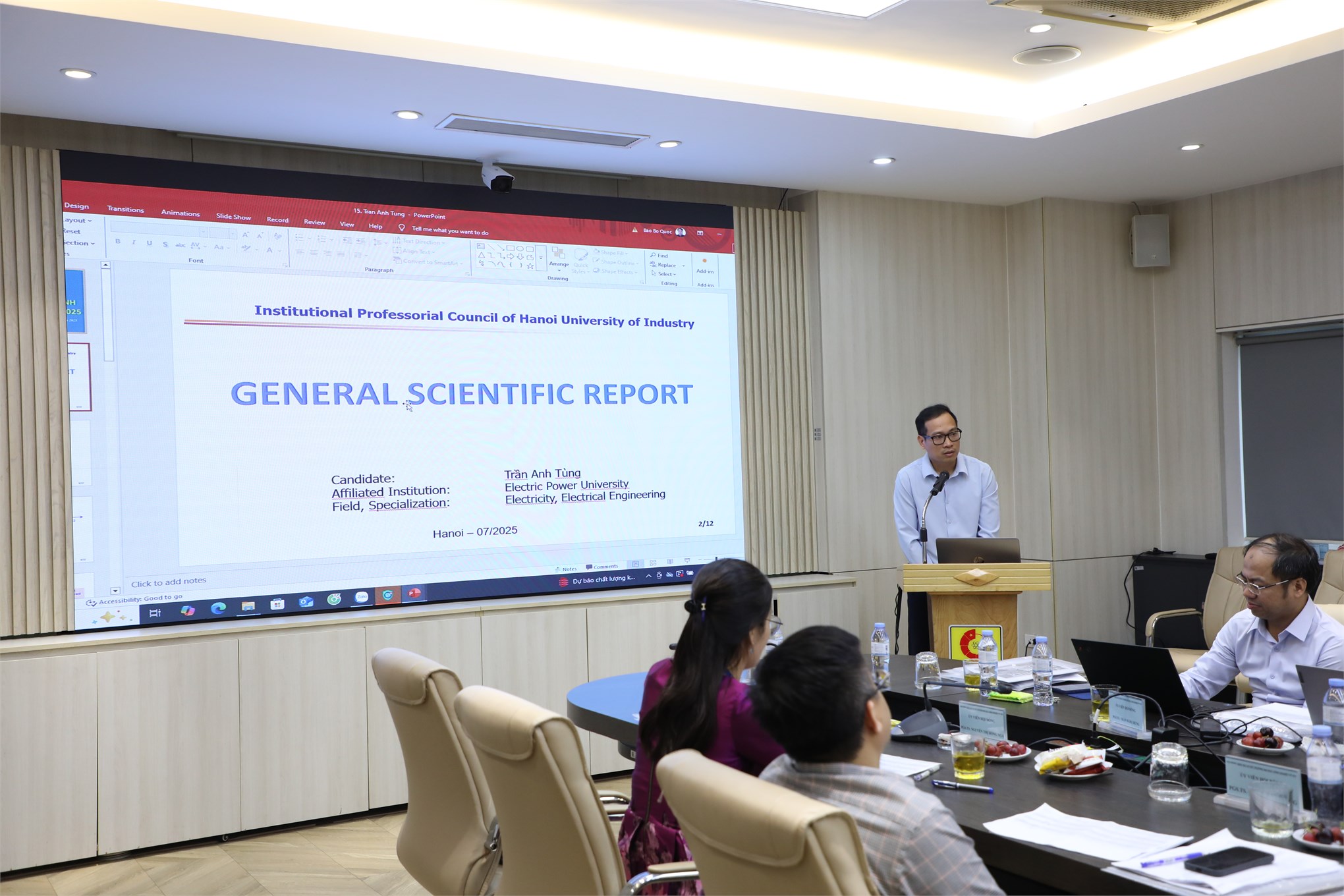 Hội đồng Giáo sư cơ sở Trường Đại học Công nghiệp Hà Nội tổ chức họp xét chọn ứng viên đạt tiêu chuẩn chức danh Giáo sư, Phó giáo sư năm 2025