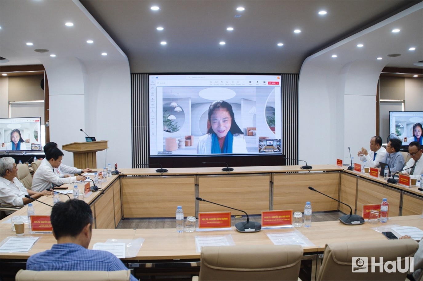 Bàn về giải pháp đưa AI trở thành động lực then chốt của công nghiệp hiện đại tại Hội thảo khoa học quốc gia “Ứng dụng AI trong công nghiệp”