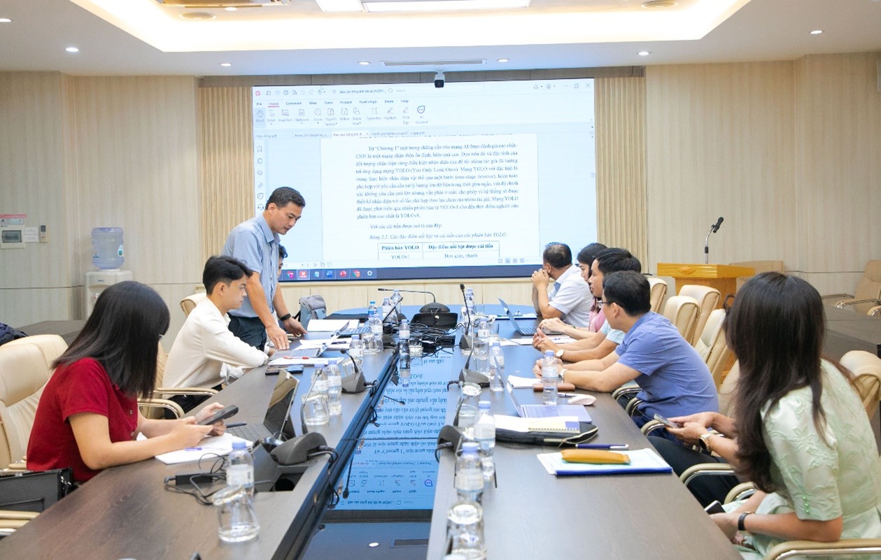 Nghiệm thu đề tài NCKH cấp Trường ‘‘Nghiên cứu xây dựng giải pháp ứng dụng trí tuệ nhân tạo hỗ trợ cảnh báo sớm tình trạng mềm bệnh của cây dâu tây dựa vào hình ảnh`