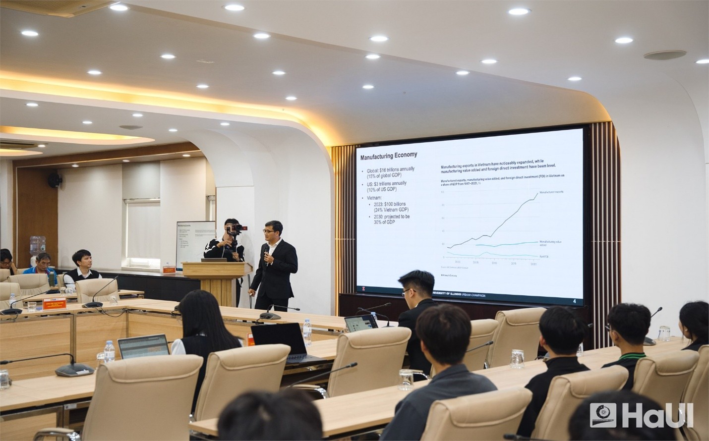 Trao đổi giải pháp đưa AI và công nghệ thị giác trở thành nền tảng chiến lược trong vận hành nhà máy thông minh tại Hội thảo khoa học “VisionAI in Industry 4.0”