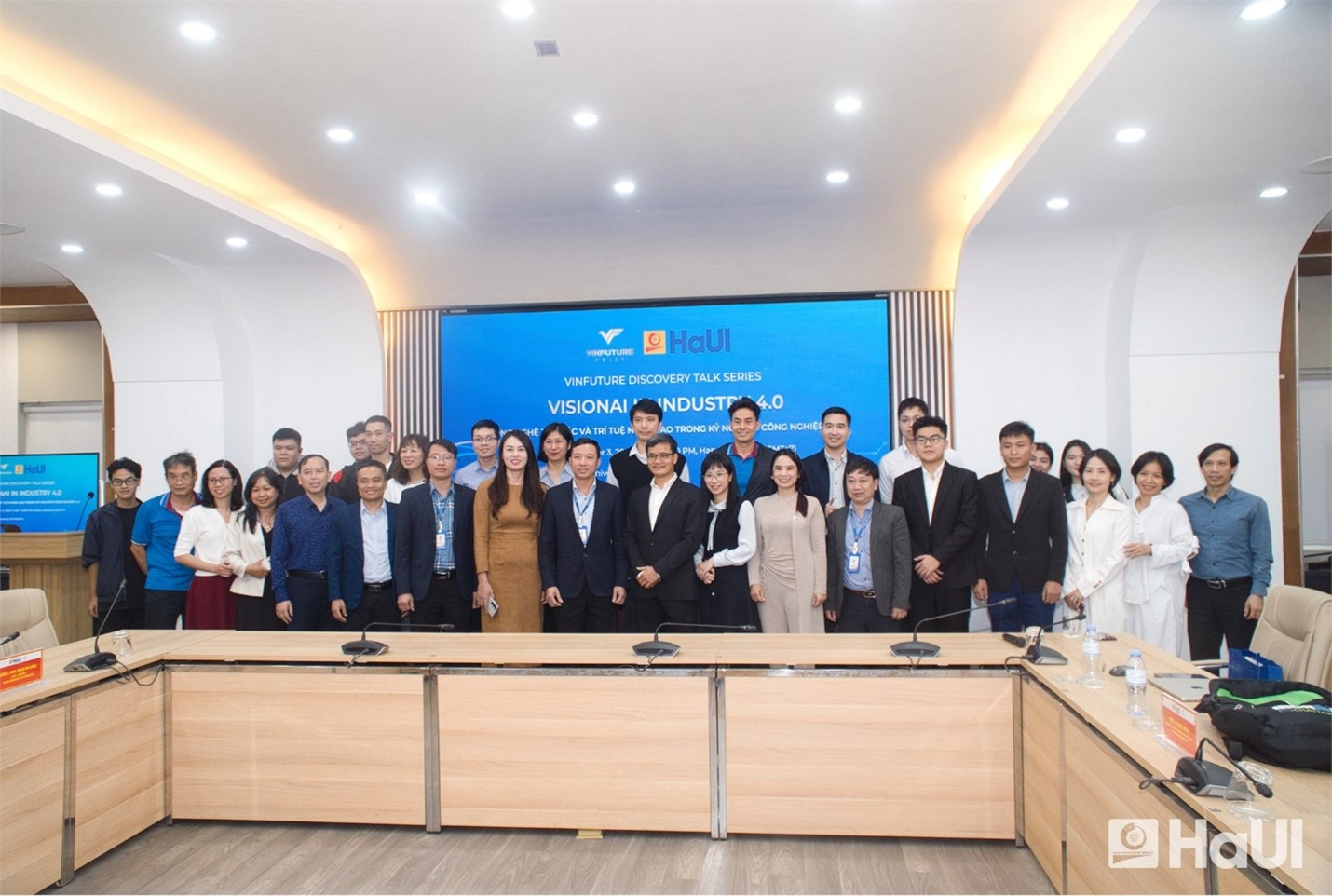 Trao đổi giải pháp đưa AI và công nghệ thị giác trở thành nền tảng chiến lược trong vận hành nhà máy thông minh tại Hội thảo khoa học “VisionAI in Industry 4.0”