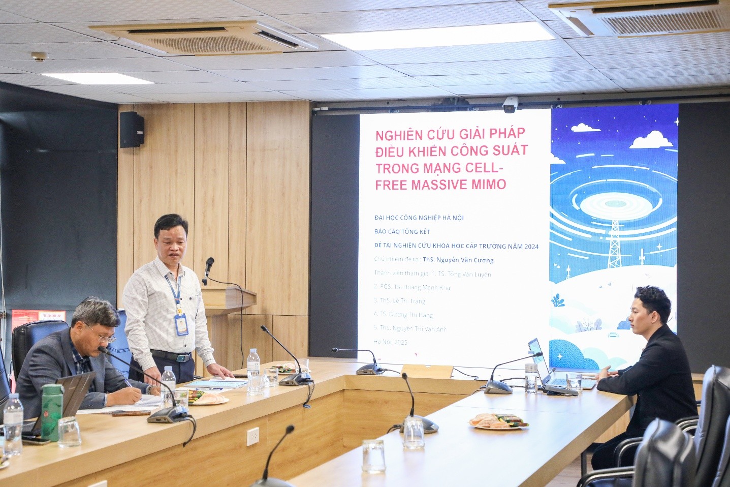 Nghiệm thu đề tài NCKH cấp Trường `Nghiên cứu giải pháp điều khiển công suất trong mạng Cell-Free Massive MIMO`