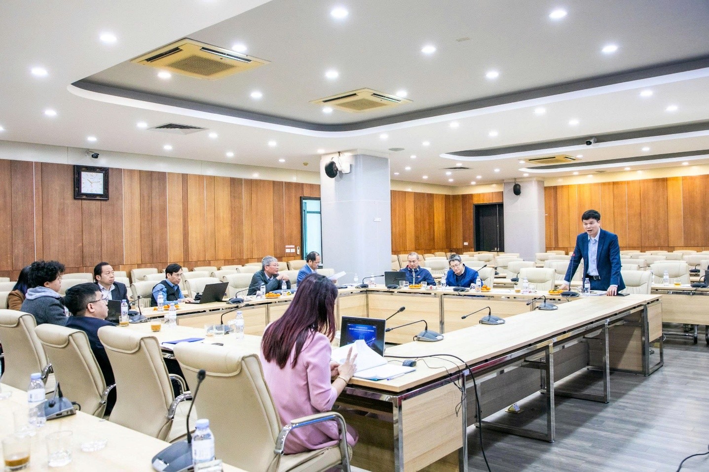 Đại học Công nghiệp Hà Nội họp xét chọn nhóm nghiên cứu mạnh và nhóm nghiên cứu tiềm năng