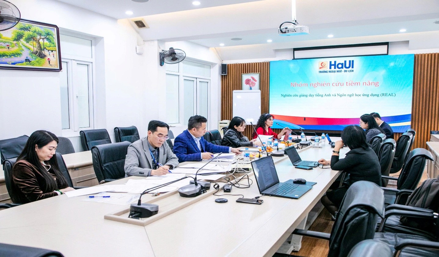 Đại học Công nghiệp Hà Nội họp xét chọn nhóm nghiên cứu mạnh và nhóm nghiên cứu tiềm năng