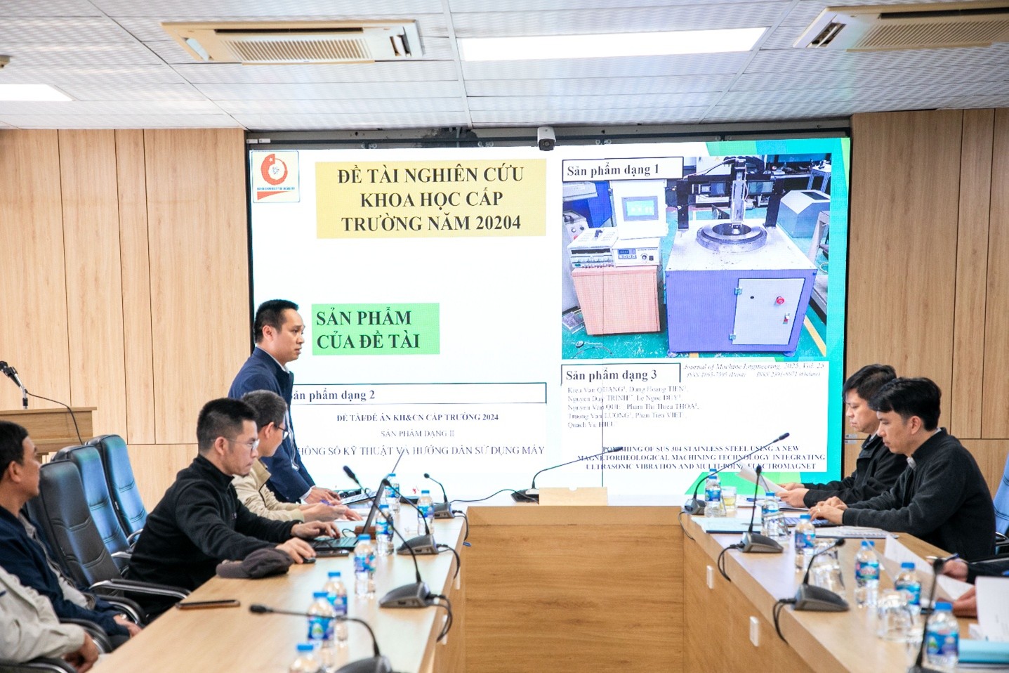 Nghiệm thu đề tài NCKH cấp Trường `Nghiên cứu, thiết kế và chế tạo thiết bị đánh bóng từ tính sử dụng nam châm điện có hỗ trợ siêu âm phục vụ cho nghiên cứu và đào tạo`