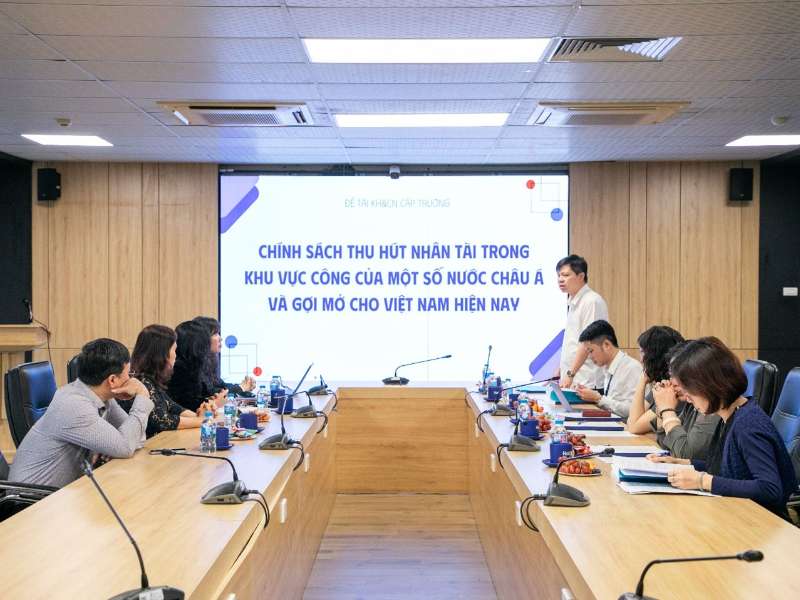 Nghiệm thu đề tài NCKH cấp cơ sở "Chính sách thu hút nhân tài trong khu vực công của một số nước châu Á và gợi mở cho Việt Nam hiện nay"