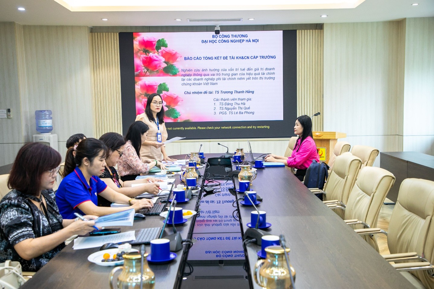 Nghiệm thu đề tài NCKH cấp cơ sở `Nghiên cứu ảnh hưởng của vốn trí tuệ đến giá trị doanh nghiệp thông qua vai trò trung gian của hiệu quả tài chính tại các doanh nghiệp phi tài chính niêm yết trên thị trường chứng khoán Việt Nam`