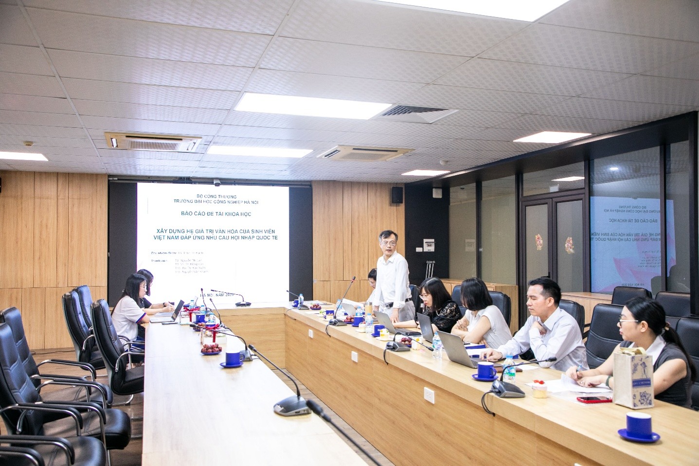 Nghiệm thu đề tài NCKH cấp cơ sở `Xây dựng hệ giá trị văn hóa của sinh viên Việt Nam đáp ứng nhu cầu hội nhập quốc tế`