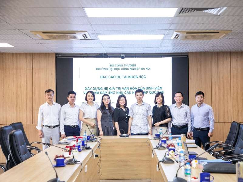 Nghiệm thu đề tài NCKH cấp cơ sở "Xây dựng hệ giá trị văn hóa của sinh viên Việt Nam đáp ứng nhu cầu hội nhập quốc tế"