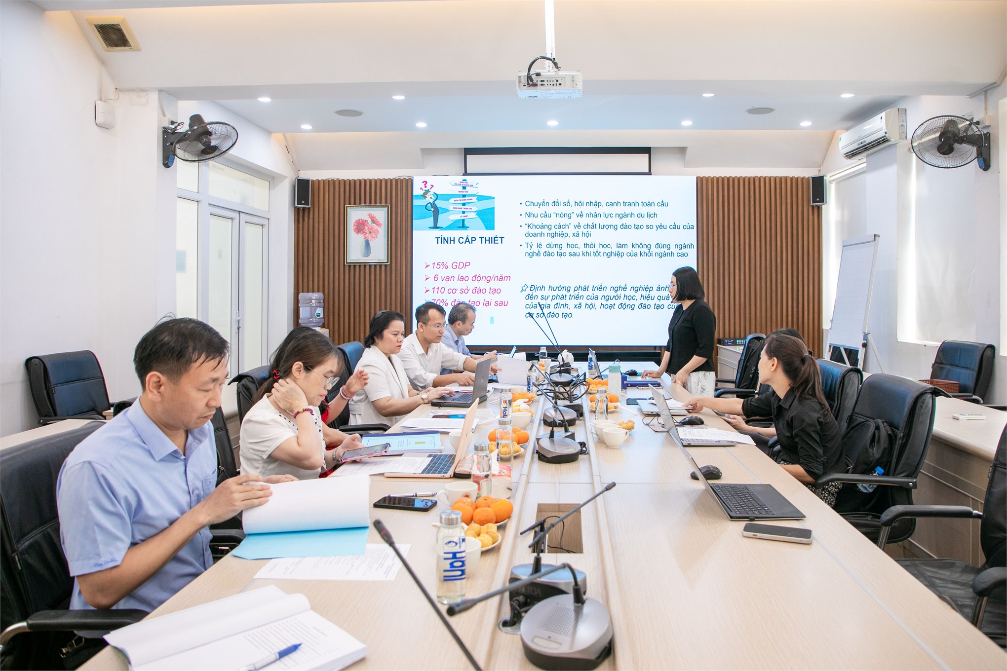 Nghiệm thu đề tài NCKH cấp cơ sở `Nâng cao định hướng phát triển nghề nghiệp của sinh viên ngành Quản trị khách sạn, Trường Đại học Công nghiệp Hà Nội`