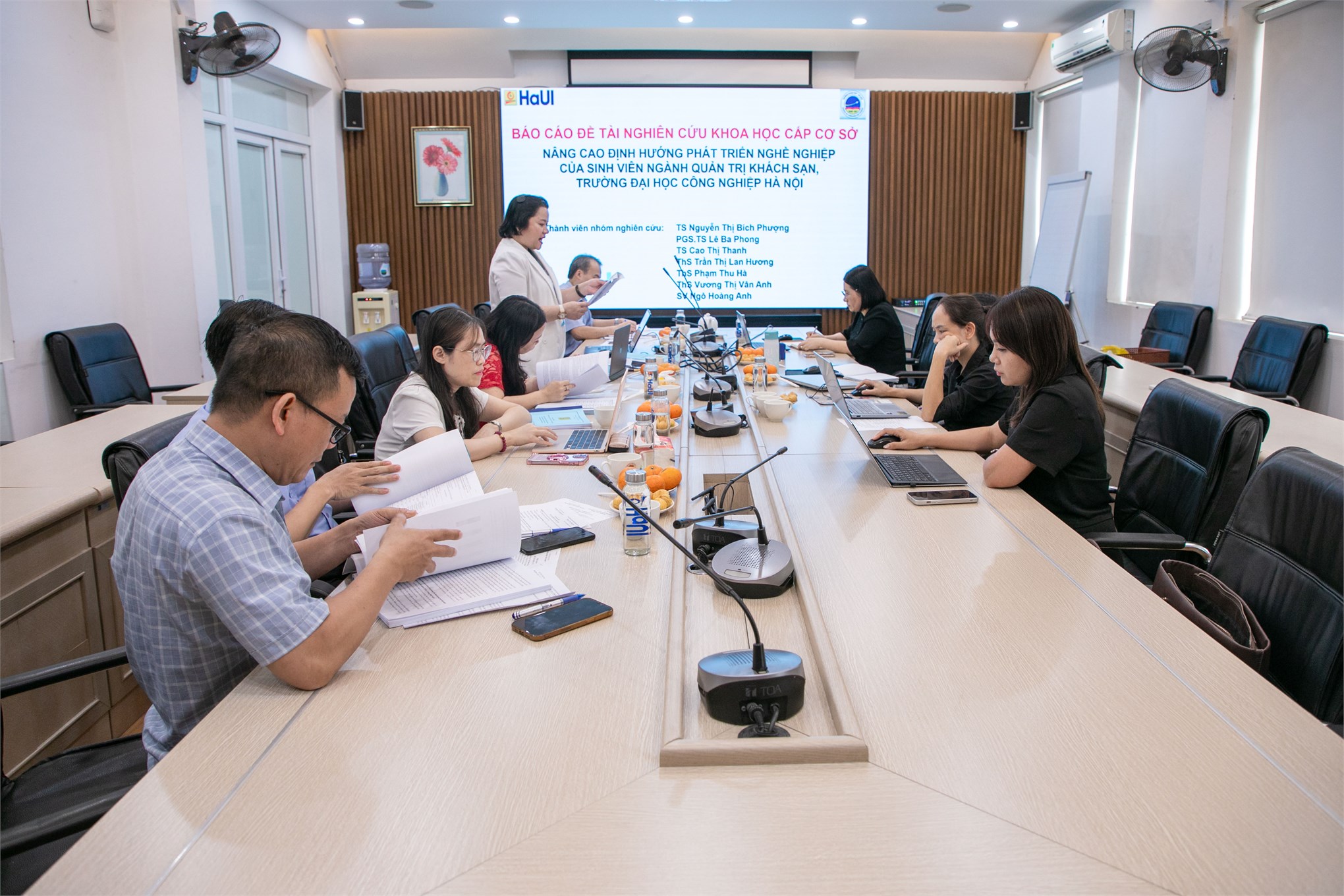Nghiệm thu đề tài NCKH cấp cơ sở `Nâng cao định hướng phát triển nghề nghiệp của sinh viên ngành Quản trị khách sạn, Trường Đại học Công nghiệp Hà Nội`