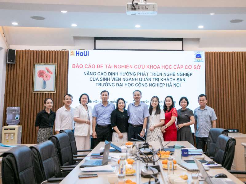 Nghiệm thu đề tài NCKH cấp cơ sở "Nâng cao định hướng phát triển nghề nghiệp của sinh viên ngành Quản trị khách sạn, Trường Đại học Công nghiệp Hà Nội"