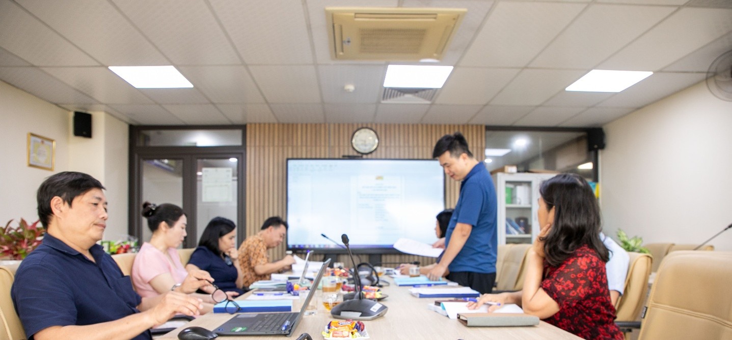 Nghiệm thu nhiệm vụ KHCN cấp cơ sở `Dạy học môn Giải tích theo hướng phát triển tư duy thuật toán cho sinh viên Trường Đại học Công nghiệp Hà Nội`
