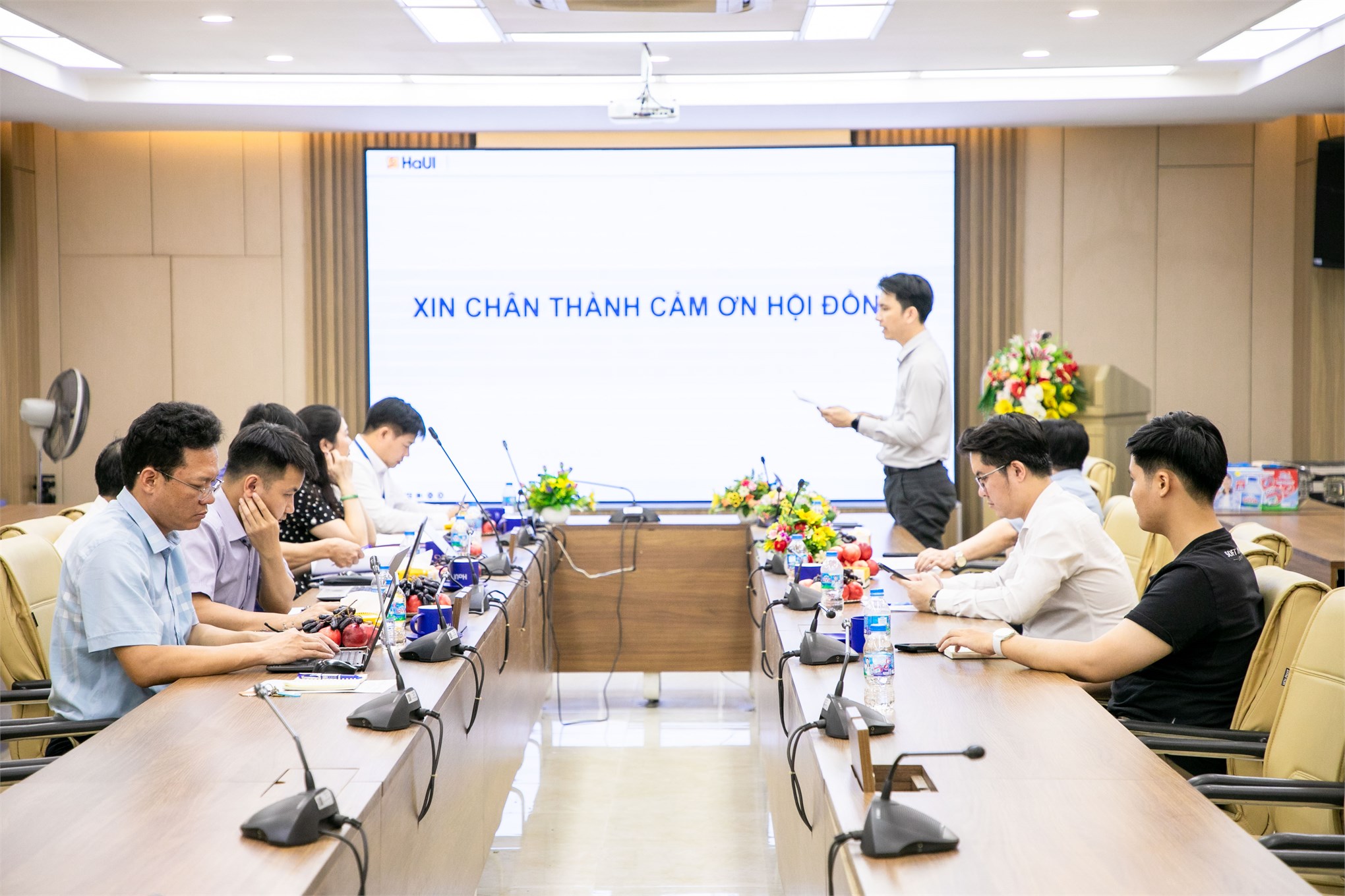 Nghiệm thu nhiệm vụ KHCN cấp cơ sở `Thiết kế và chế tạo cơ cấu xúc giác mềm tích hợp mô hình thị giác có hỗ trợ chống nhiễu ánh sáng cực đoan và lẫn màu sắc`