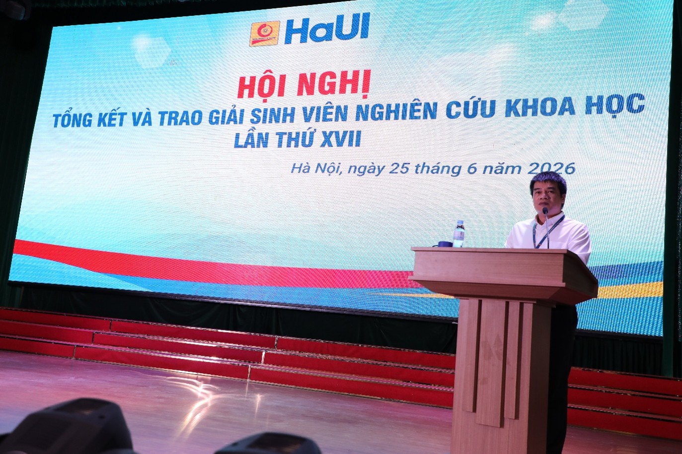 HaUI Student Scientific Research Activity Continues to Innovate and Grow