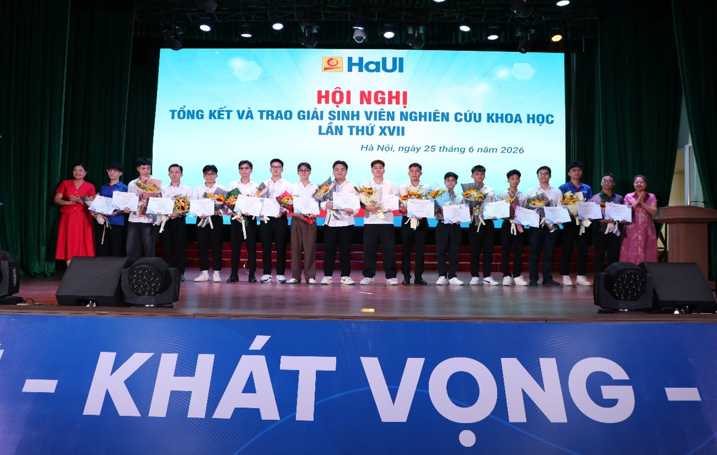 HaUI Student Scientific Research Activity Continues to Innovate and Grow
