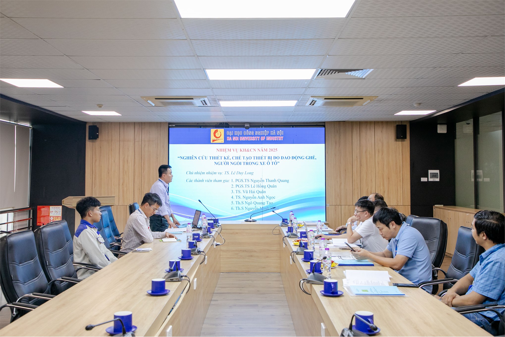 Nghiệm thu nhiệm vụ KHCN cấp Đại học “Nghiên cứu thiết kế, chế tạo thiết bị đo dao động ghế, người ngồi trong xe ô tô”