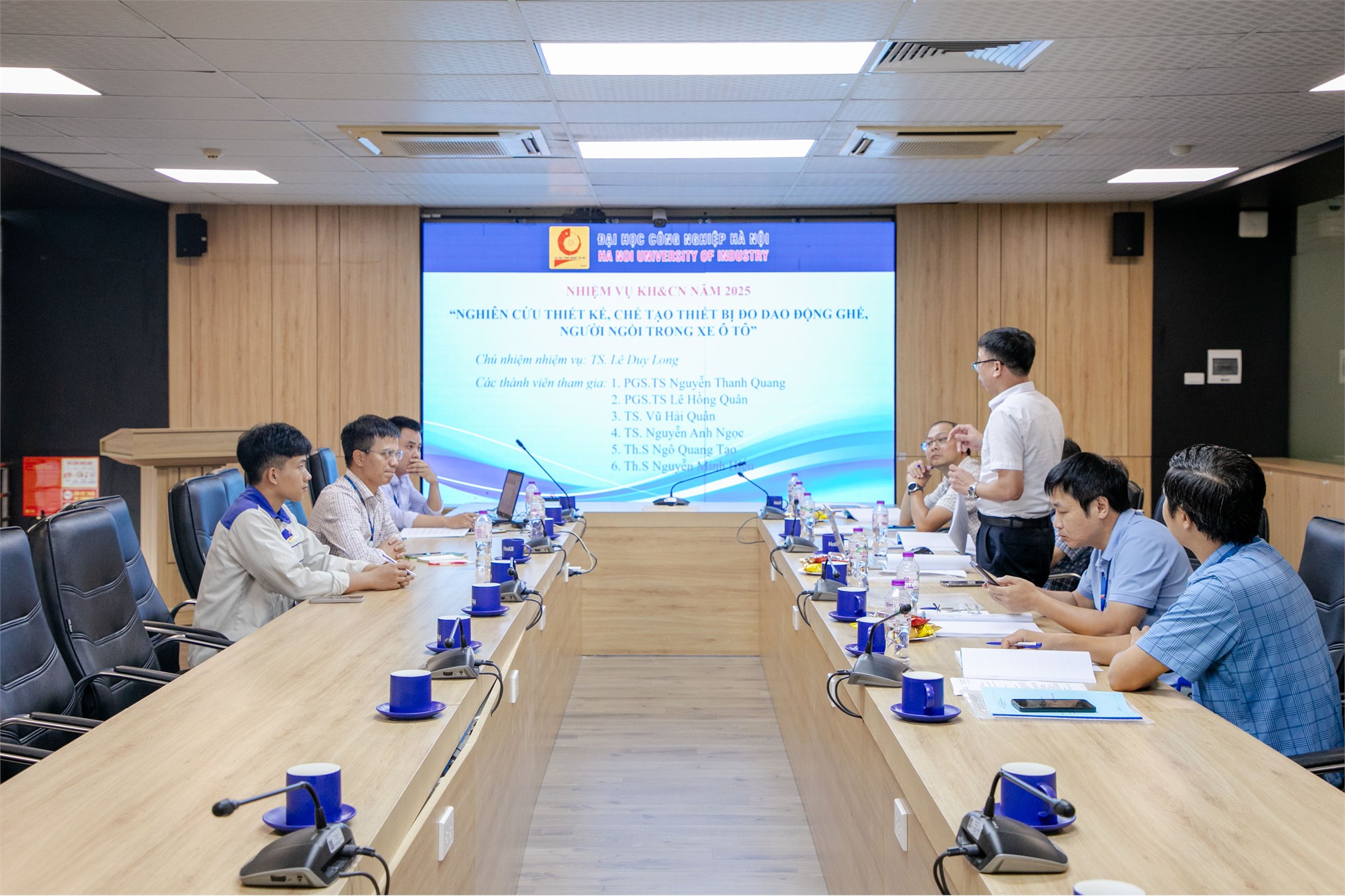 Nghiệm thu nhiệm vụ KHCN cấp Đại học “Nghiên cứu thiết kế, chế tạo thiết bị đo dao động ghế, người ngồi trong xe ô tô”